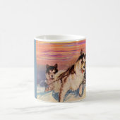Sibirische Husky-Hunde in den 40er Jahren machen i Kaffeetasse (Mittel)