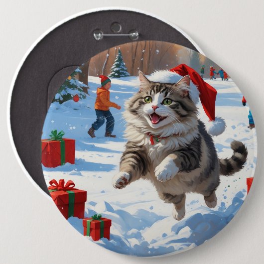 Sibirische Katze läuft im Schnee mit Weihnachtsmüt Button (Vorne & Hinten)