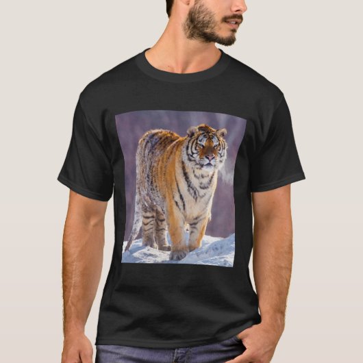 Sibirischer Tiger im Schnee, China T-Shirt (Vorderseite)