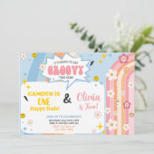 Siblings GROOVY boy and girl birthday invitation. Einladung (Stehend Vorderseite)