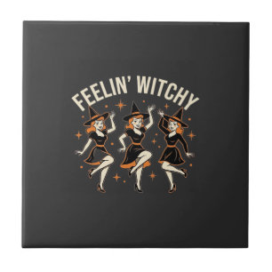 Sich verzaubert fühlender Halloween Hexen Tanz Fliese