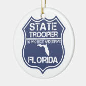 Sich zu schützen und zu dienen keramik ornament (Links)