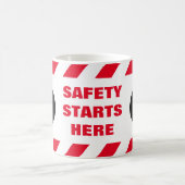 Sicherheit beginnt hier mit dem Logo des Red White Kaffeetasse (Mittel)