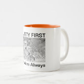 SICHERHEIT ERSTE Freiheits-immer Tasse (VorderseiteRechts)