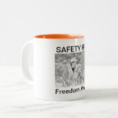 SICHERHEIT ERSTE Freiheits-immer Tasse (Vorderseite Links)