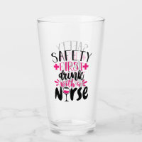 Sicherheit ersten Drink mit einer Krankenschwester