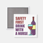 Sicherheit Erster Drink mit Cartoon aus Nurse Magnet (Vorderseite/Rückseite)