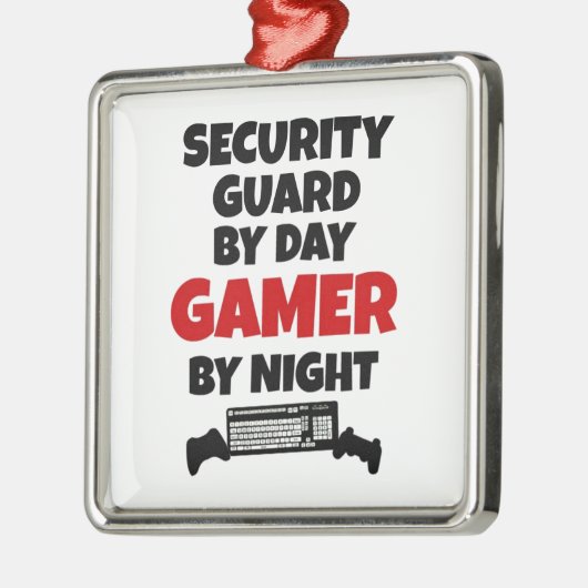 Sicherheitsgarde bei Day Gamer by Night Ornament Aus Metall (Links)