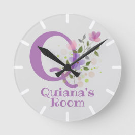Sichern eines Blumendesigns mit Name & Initial Runde Wanduhr