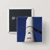 Sicht auf den Nasenkegel der Delta-IV-Rakete Button (Vorne & Hinten)