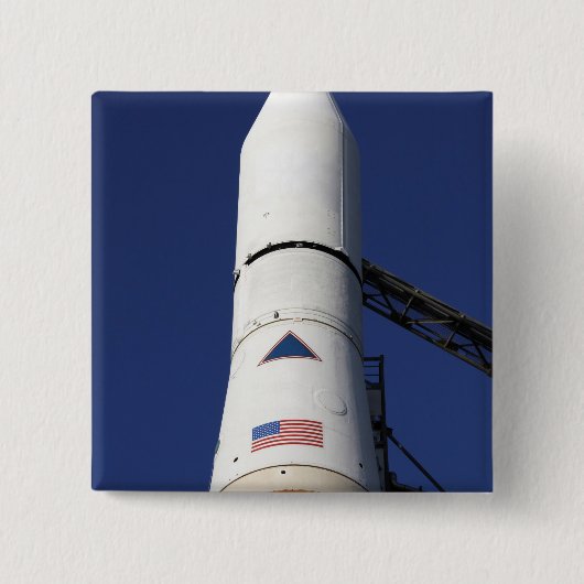 Sicht auf den Nasenkegel der Delta-IV-Rakete Button (Vorderseite)