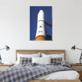 Sicht auf den Nasenkegel der Delta-IV-Rakete Leinwanddruck (Insitu (Schlafzimmer))