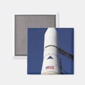 Sicht auf den Nasenkegel der Delta-IV-Rakete Magnet (Vorderseite/Rückseite)