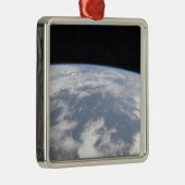 Sicht auf den Planeten Erde vom Weltraum Ornament Aus Metall (Rechts)