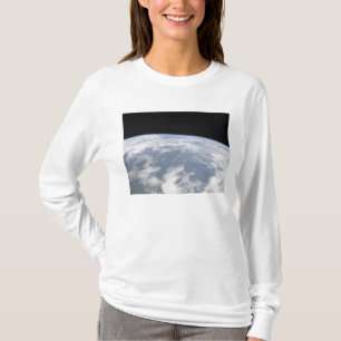 Sicht auf den Planeten Erde vom Weltraum T-Shirt