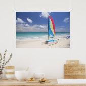 Sicht auf den Strand mit Segelboot Poster (Küche)