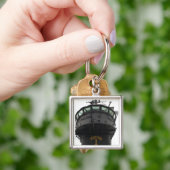 Sicht auf den vorderen Teil der Aufbaustruktur Schlüsselanhänger (Hand)