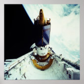 Sicht auf die Erd- und Raumfähre Atlantis Payload Poster (Vorne)