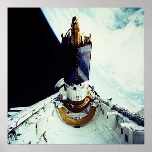 Sicht auf die Erd- und Raumfähre Atlantis Payload Poster (Vorne)