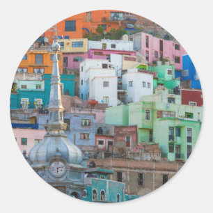 Sicht auf die Gebäude der Stadt Runder Aufkleber