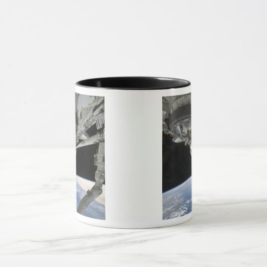 Sicht auf die Raumfähre-Entdeckung Tasse (Zentrum)