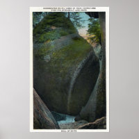 Sicht auf die Schiffshalle, Felsformationen