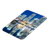 Sicht auf die Skyline mit Reflexion im Wasser, Mia Magnet (Linke Seite)