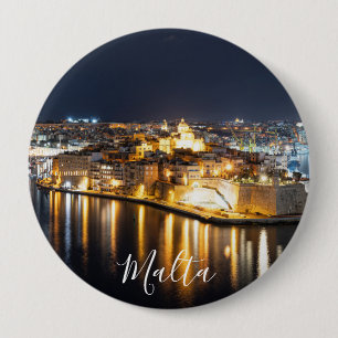 Sicht auf drei Städte in Malta nachts Button