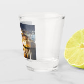 Sicht auf drei Städte in Malta nachts Schnapsglas (Rechts)