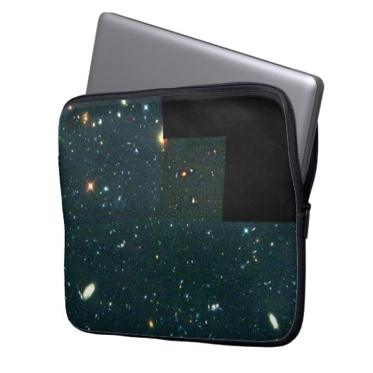 Sicht auf entfernte, schwache Galaxien zeigt junge Laptopschutzhülle (Vorderseite Links)