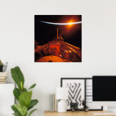 Sicht auf Sonnenuntergang vom Space Shuttle Discov Poster (Heimbüro)