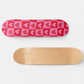 Sichtbares Muster in rosa und rotem Herzen Skateboard (Horizontal)
