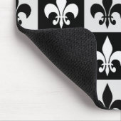 Sichtbares Schwarz-weißes Fleur-De-Lis-Muster Mousepad (Ecke)