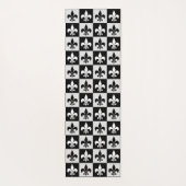 Sichtbares Schwarz-weißes Fleur-De-Lis-Muster Yogamatte (Rückseite)