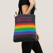 „Sichtbarkeit“ – Ein abstraktes Pride-Muster #1 Tasche (Von Nahem)