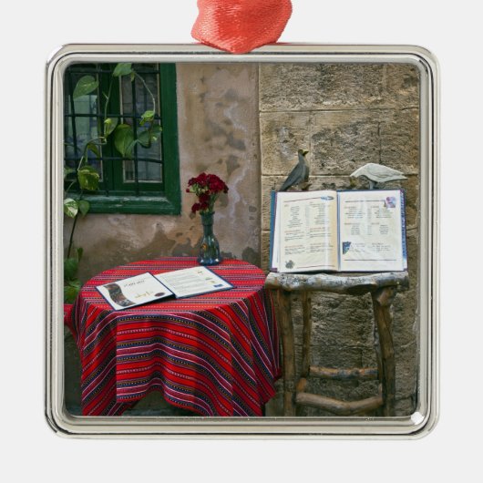 Sidewalk Café, Chania, Kreta, Griechenland Ornament Aus Metall (Vorne)