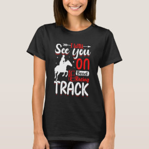 Sie auf der Barrel-Racing-Strecke  Pferderennen Gr T-Shirt