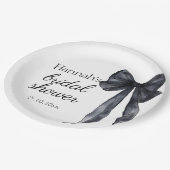 Sie band den Knoten schwarzen Bogen Elegantes Brau Pappteller (Schrägansicht)