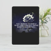 Sie Betray sich selbst Einladung & Postkarte - Dun (Stehend Vorderseite)