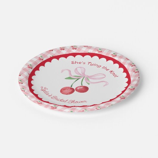 Sie bindet das Brautparty der Knot Coquette Cherry Pappteller (Schrägansicht)