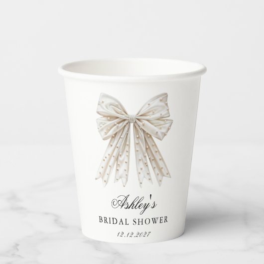 Sie bindet das Brautparty der Perlhühner Pappbecher (Rückseite)