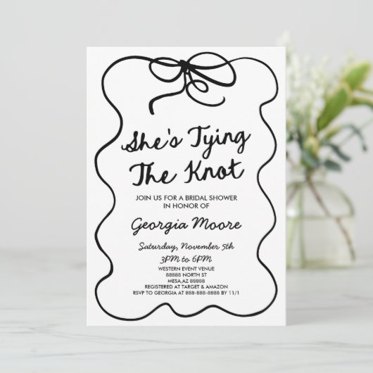 Sie bindet das Brautparty des bekannten Whimsikers Einladung (Stehend Vorderseite)