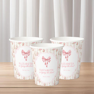 Sie bindet das Brautparty des "Knot Coquette Bow" Pappbecher