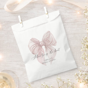 Sie bindet das Brautparty des Knot-Pink-Bows Geschenktütchen