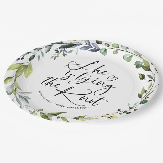 Sie bindet das Brautparty des Knotens Pappteller (Schrägansicht)