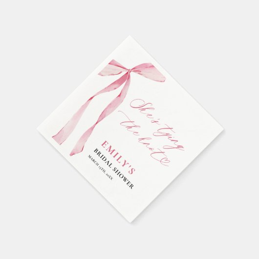 Sie bindet das Brautparty des Knotens Serviette (Ecke)