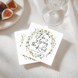 Sie bindet das Brautparty des Knotens Serviette