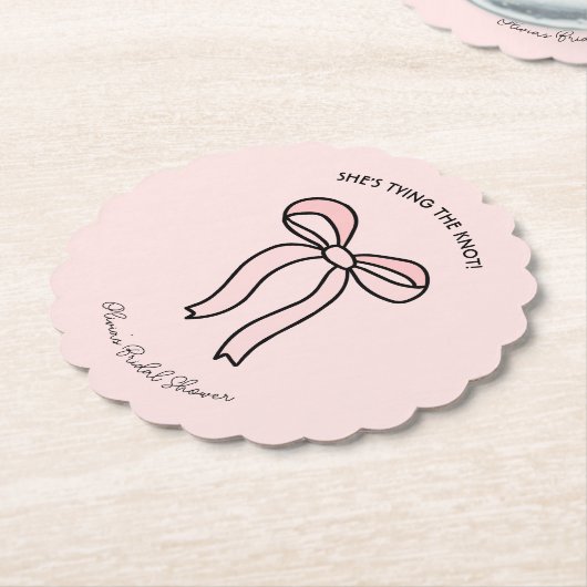 Sie bindet das Brautparty des weißen, rosafarbenen Untersetzer (angewinkelt)