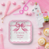 Sie bindet das gedruckte Brautparty an den Knoten Pappteller (Party)