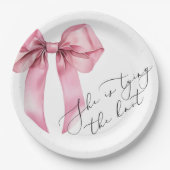 Sie bindet das knochenrosa Brautparty an Pappteller (Vorderseite)